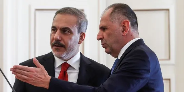 Μπρα ντε φερ Ελλάδας – Τουρκίας στη σκιά του πολέμου στο Ιράν