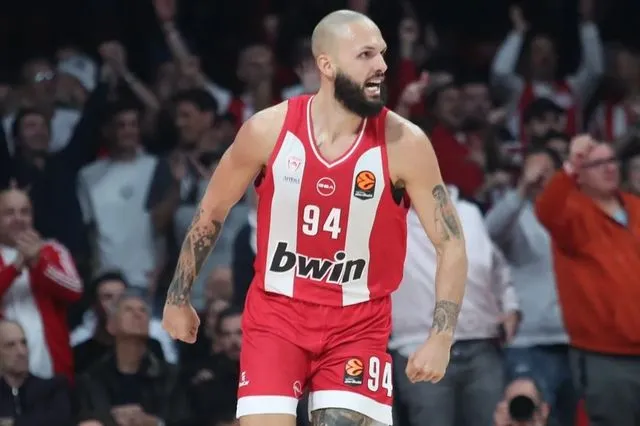 Ολυμπιακός – Φενέρμπαχτσε 104-87: Ο Φουρνιέ “πλήρωσε” για την αποβολή του, οι Πειραιώτες πλησίασαν τους Τούρκους