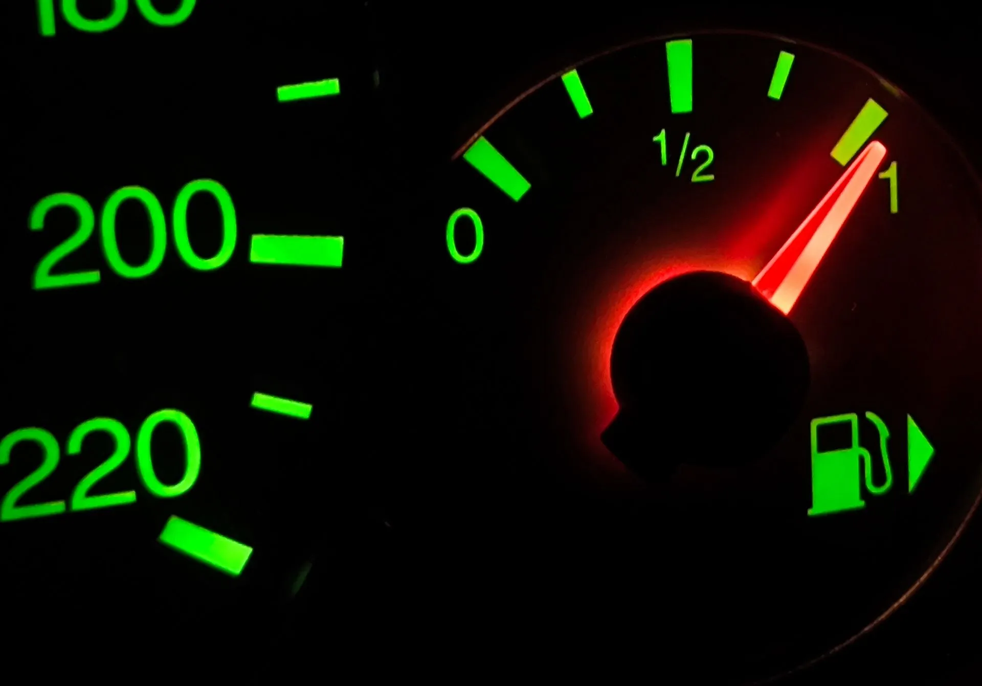 Fuel Pass: Πώς κάνετε αίτηση, ποιοι το δικαιούνται, πότε πληρώνονται τα ποσά