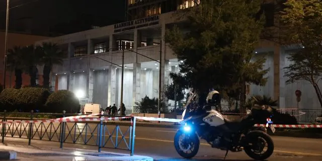 Αστυνομικές κορδέλες στο κτήριο της ΓΑΔΑ