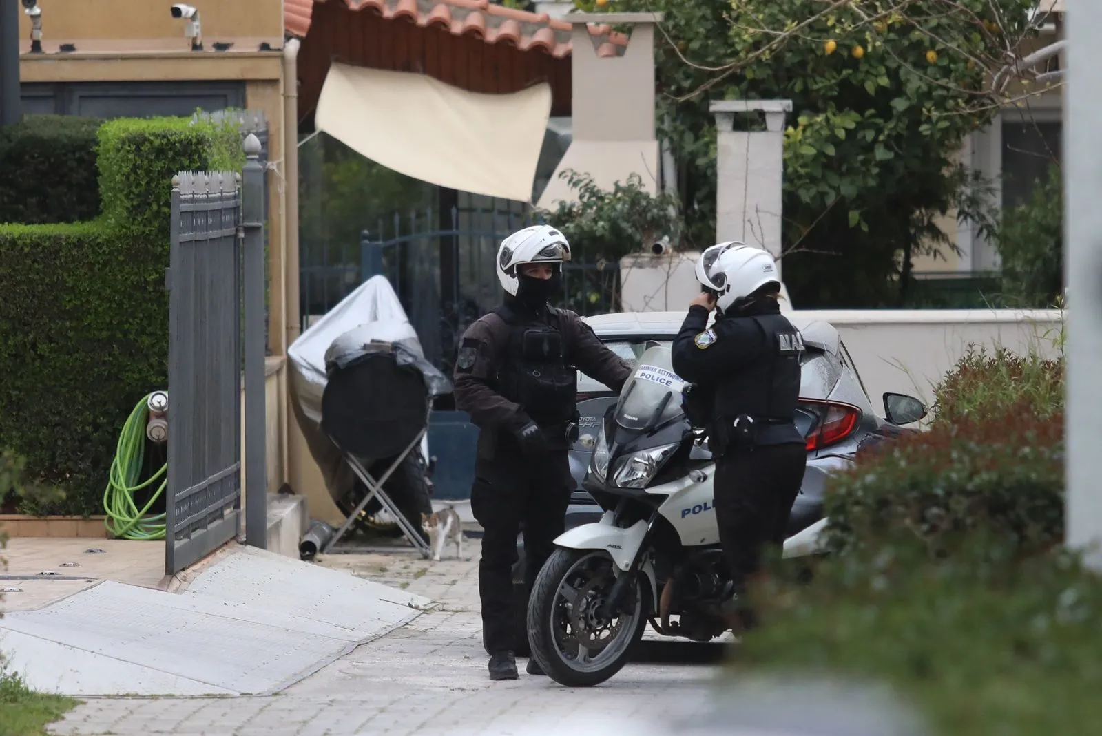 Έφοδος της ΕΛ.ΑΣ σε αποθήκη γνωστής γκαλερί του Κολωνακίου - Κρατείται ο ιδιοκτήτης