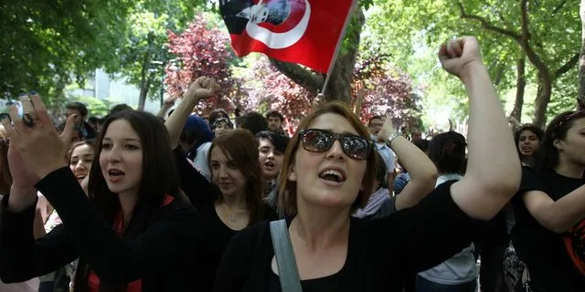 Διαδήλωση στο Πάρκο Γκεζί στην Κωνσταντινούπολη τον Μάιο του 2013
