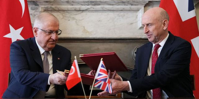 Η νέα αμυντική συμφωνία Βρετανίας – Τουρκίας