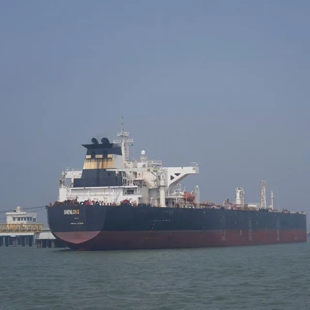 Πλοία στα Στενά του Ορμούζ