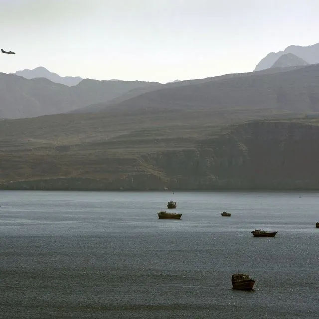 Ιράν σε Μακρόν: Καμία ασφάλεια στα Στενά του Ορμούζ εν μέσω πολέμου