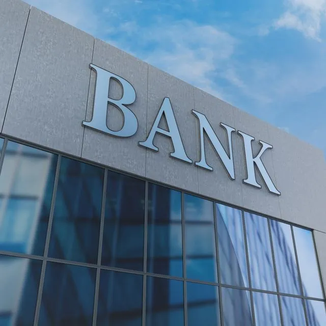 Τράπεζες: Τα “μαξιλάρια” που κρατούν όρθια τα δάνεια