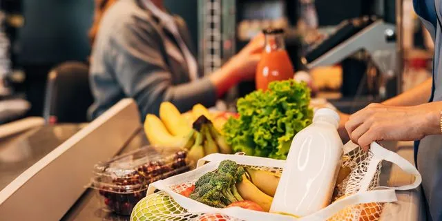 Σε ΦΕΚ τα 63 βασικά είδη στα οποία μπαίνει πλαφόν – Η λίστα