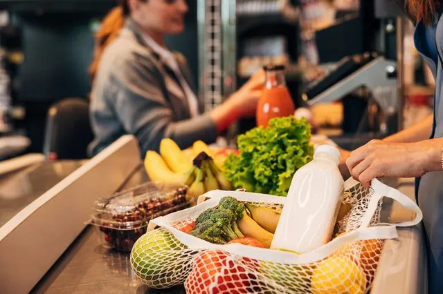 Σε ΦΕΚ τα 63 βασικά είδη στα οποία μπαίνει πλαφόν - Η λίστα