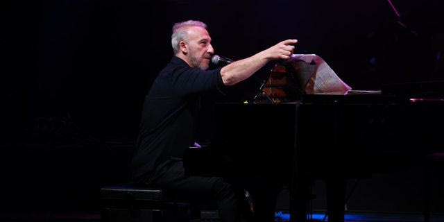 Μίνως Μάτσας: Μαγικό φινάλε στο Vox με λαμπερούς καλεσμένους