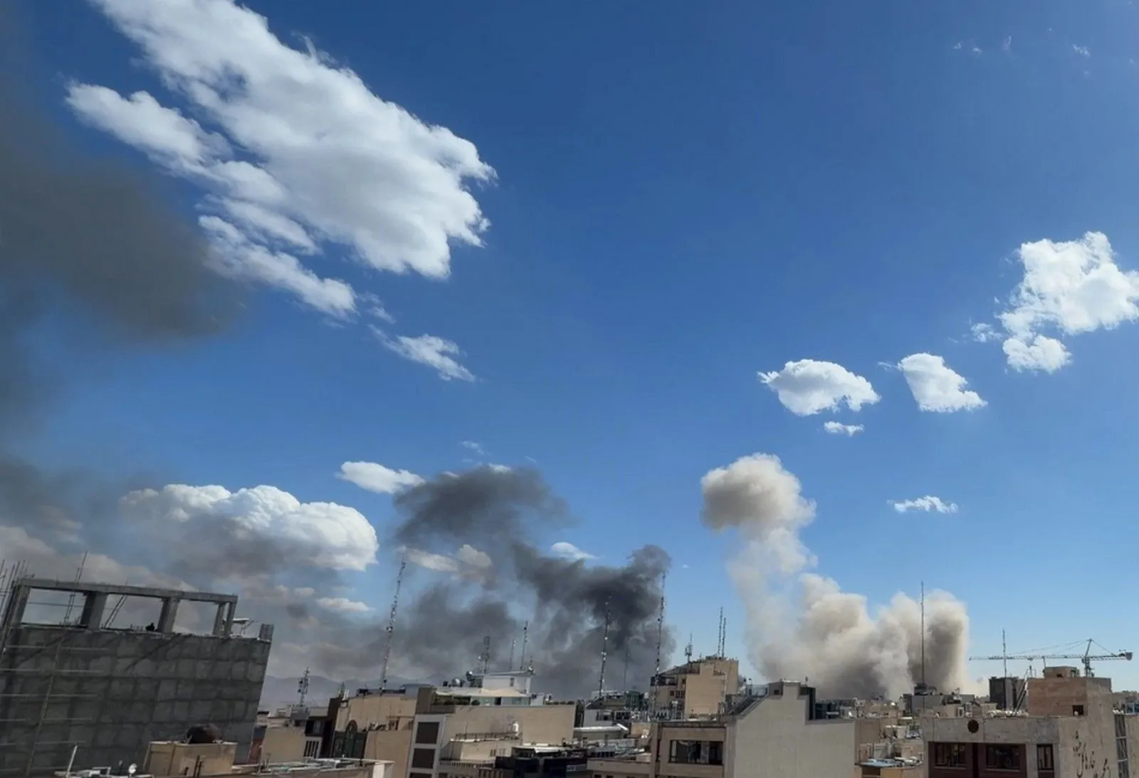 LIVE BLOG: Ο Νετανιάχου απειλεί με χιλιάδες χτυπήματα - Το Ιράν υπόσχεται εκδίκηση