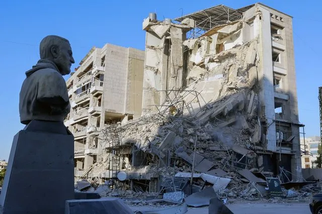 LIVE: Το Ισραήλ λέει ότι χτύπησε το αρχηγείο των Φρουρών της Επανάστασης