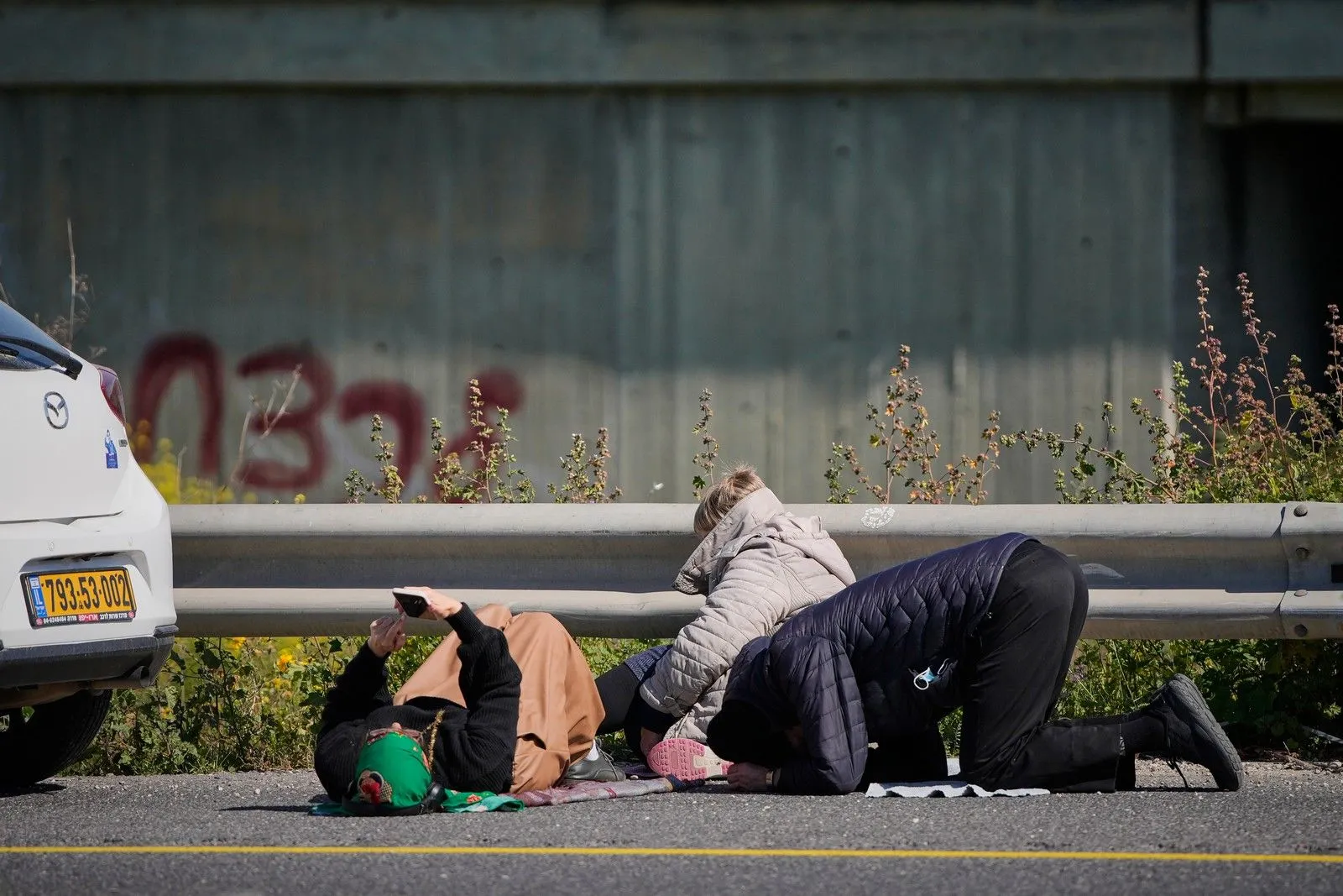 LIVE: Αναφορές για εκρήξεις σε πλοίο στα Εμιράτα – “Μείνετε όλοι στα σπίτια σας” λέει το Κατάρ