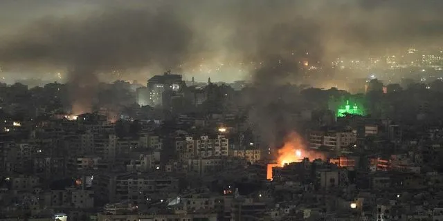 Νύχτα βομβαρδισμών σε Βηρυτό και Τεχεράνη – Η “μάχη” για το Στενό του Ορμούζ