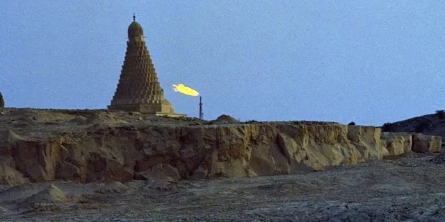 Politico: Ο πόλεμος στο Ιράν και οι υποψίες για ρήγμα στον Λευκό Οίκο