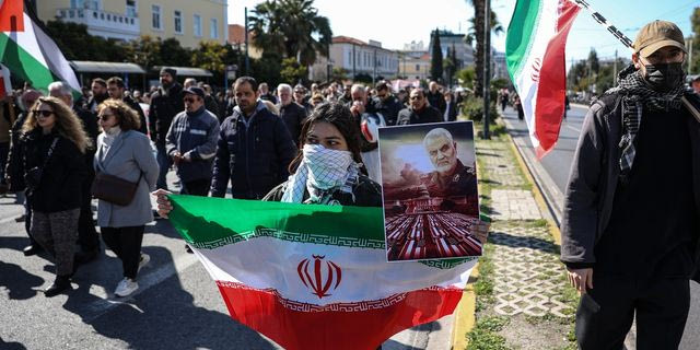 Εσύ με ποιον είσαι; Με το Ιράν ή τις ΗΠΑ;