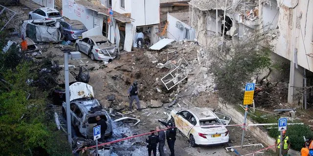 Πλήγμα από ιρανικό πύραυλο κοντά στο Τελ Αβίβ