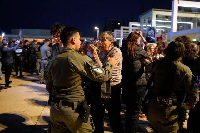 Ισραήλ: Αντιπολεμική διαδήλωση διαλύθηκε από την αστυνομία στο Τελ Αβίβ