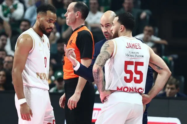 Μονακό: Σοβαρό επεισόδιο Τζέιμς – Οκόμπο μετά τη βαριά ήττα από τη Φενέρ