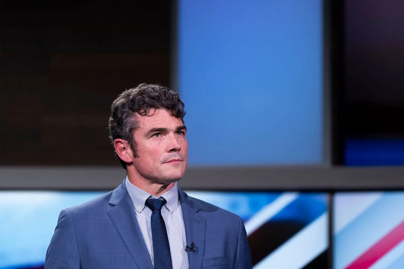 ΗΠΑ: Γιατί η παραίτηση Κεντ είναι “επικίνδυνη” για τον Τραμπ – Η απάντηση του Λευκού Οίκου