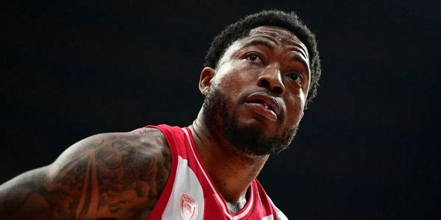 Τι πραγματικά σημαίνει η χειρονομία του Ταϊρίκ Τζόουνς προς τους οπαδούς του Παναθηναϊκού