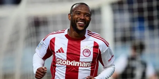 Ο Ελ Κααμπί υπέγραψε το άνετο πέρασμα των ερυθρόλευκων από το Παγκρήτιο