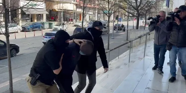 Καλαμαριά: Την Τρίτη απολογείται ο 23χρονος, τι ισχυρίζεται – Τα χτυπήματα στο σώμα του 20χρονου