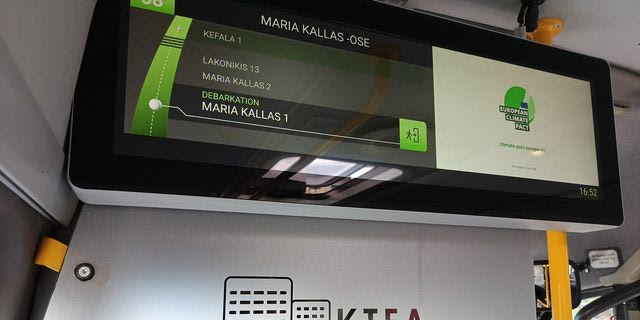 Ψηφιακές οθόνες στα λεωφορεία της Καλαμάτας “μιλούν” για την κλιματική αλλαγή