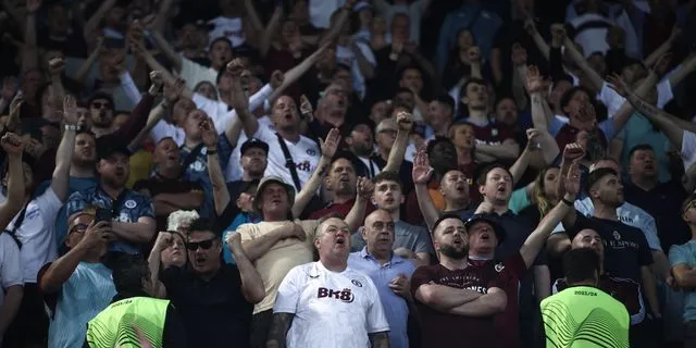 Οπαδοί στις κερκίδες. Τα μέτρα για τον περιορισμό της βίας στα γήπεδα λειτουργούν ικανοποιητικά. Δεν καλύπτουν όμως το σύνολο της κοινωνίας