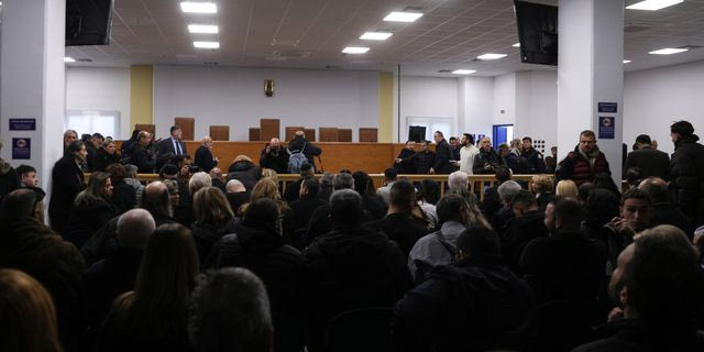 Τέμπη: “Καταπέλτης” ο Σεβαστίδης – ” Εργαλειοποιούν τη δίκη και πουλάνε σόου”