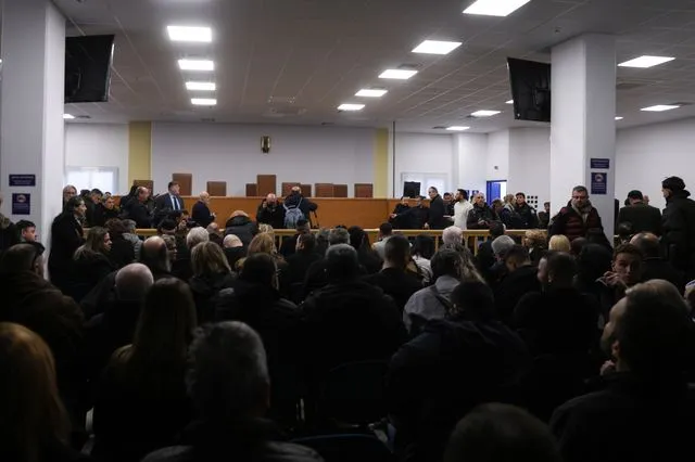 Τέμπη: “Καταπέλτης” ο Σεβαστίδης – ” Εργαλειοποιούν τη δίκη και πουλάνε σόου”