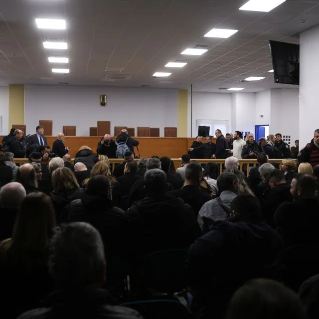 “Καταπέλτης” ο Σεβαστίδης – ” Εργαλειοποιούν τη δίκη και πουλάνε σόου”