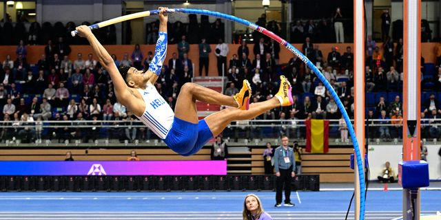 Αργυρός ο Καραλής, έβαλε δύσκολα στον Ντουπλάντις και κατέκτησε τρίτο σερί μετάλλιο σε Παγκόσμιο κλειστού