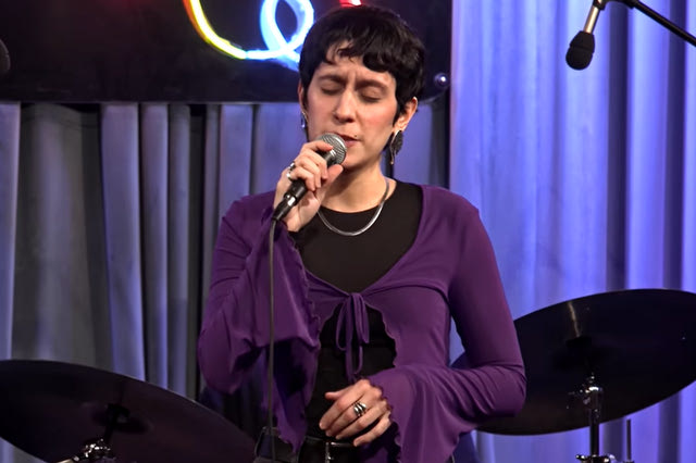 “Το βαλς των χαμένων ονείρων”: Αλλάζει τίτλο το viral τραγούδι της Μαριάνας Κατσιμίχα, μετά από αίτημα του Γιώργου Χατζιδάκι