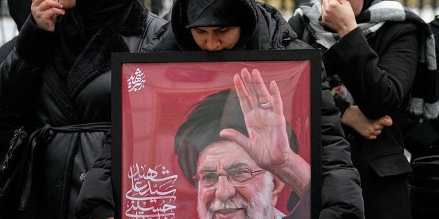 Financial Times: Το Ιράν κάνει πράξη το σχέδιο του Χαμενεΐ