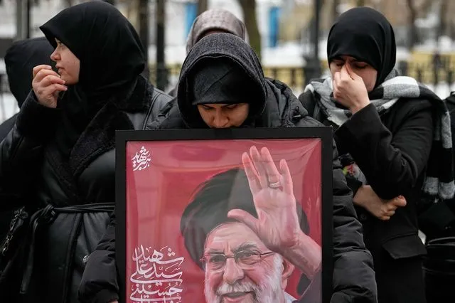 Financial Times: Το Ιράν κάνει πράξη το σχέδιο του Χαμενεΐ