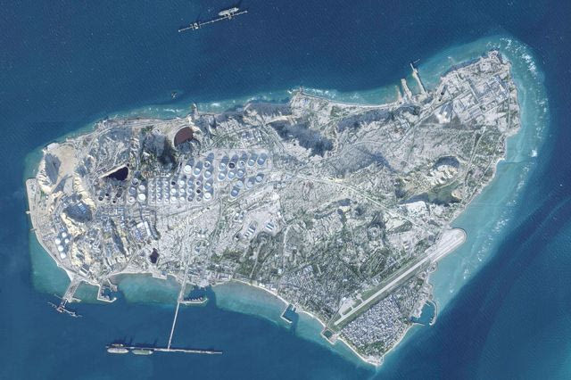 Axios: Ο Τραμπ εξετάζει την κατάληψη ή τον αποκλεισμό του ιρανικού νησιού Χαργκ