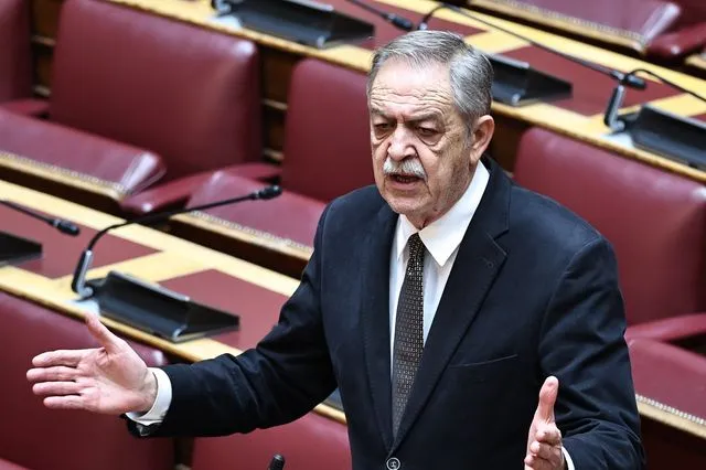ΠΑΣΟΚ: Προτείνει τον Πάρι Κουκουλόπουλο για αντιπρόεδρο της Βουλής