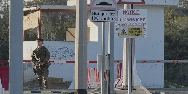 Το Ηνωμένο Βασίλειο τονίζει ότι “δεν βρίσκεται σε πόλεμο”