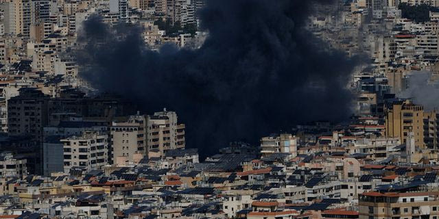 Εκρήξεις και μαύρος καπνός στα νότια προάστια της Βηρυτού