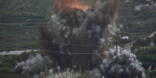 Το Ισραήλ ανατίναξε καίρια γέφυρα στον Λίβανο – Με πλήρες κλείσιμο του Ορμούζ απειλεί το Ιράν