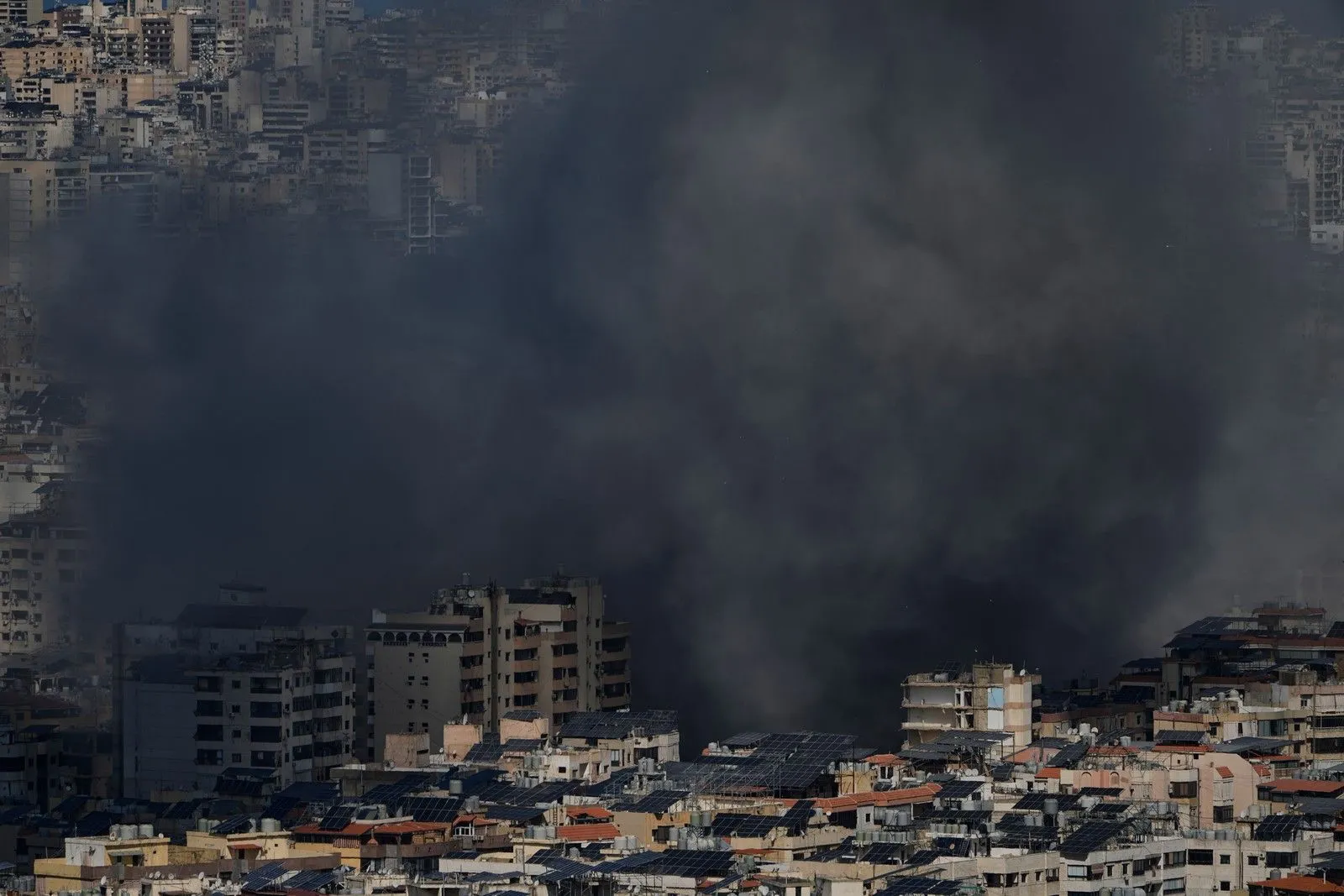 LIVE: Παγκόσμιος συναγερμός για το πετρέλαιο - Ανελέητοι βομβαρδισμοί στη Βηρυτό