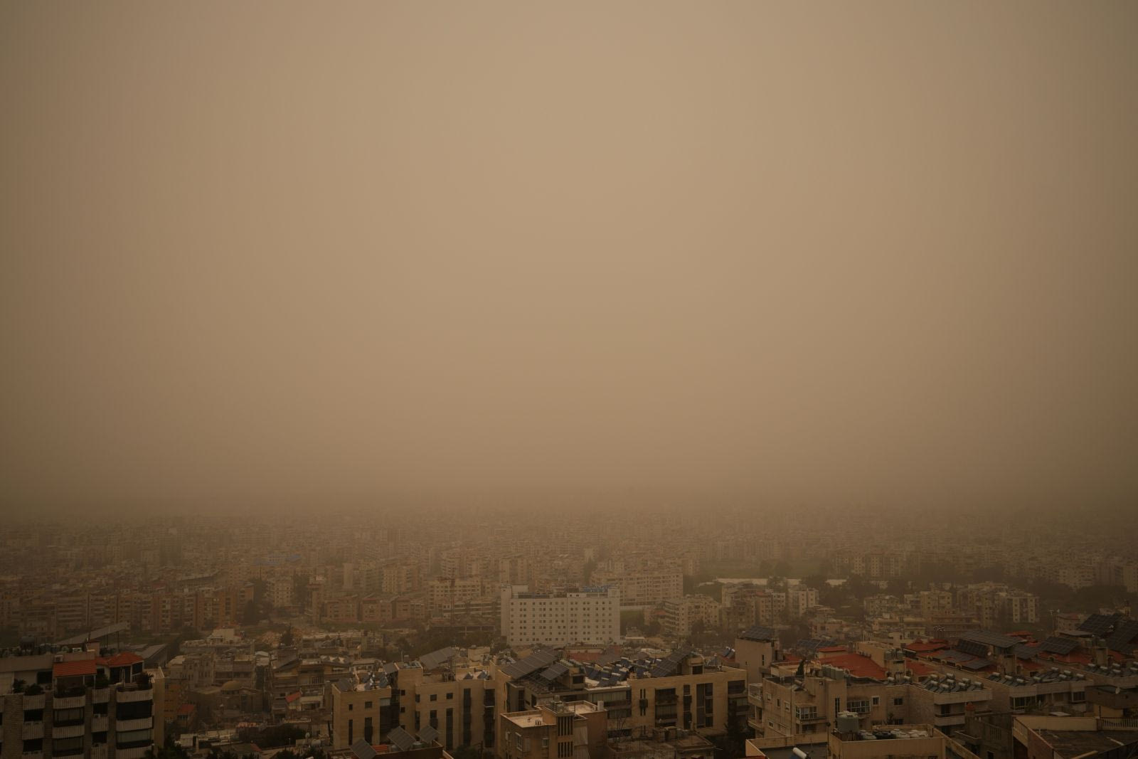 Το Ιράν εξαπολύει πυραυλικές επιθέσεις στο Ισραήλ - Στόχοι και λιμάνια σε Ντουμπάι-Άμπου Ντάμπι