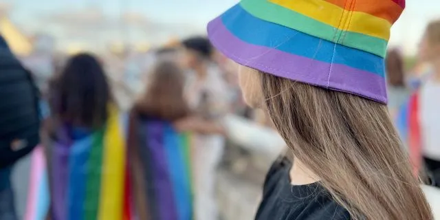 ΗΠΑ: Άκυρη η απαγόρευση “θεραπείας μεταστροφής” για ΛΟΑΤΚΙ+ παιδιά στο Κολοράντο