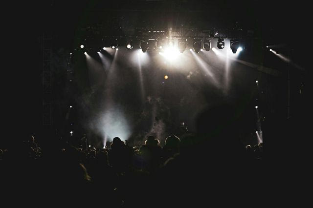 Αφιέρωμα στον Θάνο Μικρούτσικο