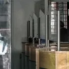 Οι κινήσεις των δραστών στη ληστεία των ΕΛ.ΤΑ. Λουτρακίου – Σε εξέλιξη οι έρευνες