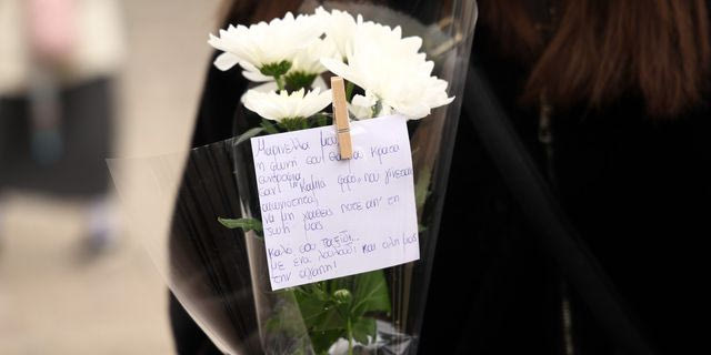 “Δεν θα υπάρξει δεύτερη σαν κι εκείνη” – Πλήθος κόσμου στο λαϊκό προσκύνημα για τη Μαρινέλλα