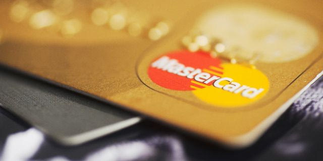 Λογότυπο της mastercard σε κάρτα