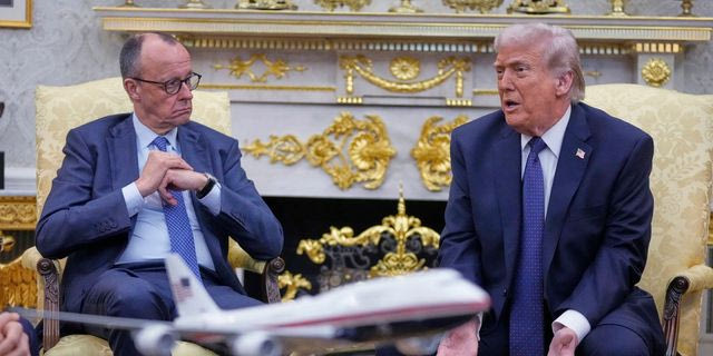 Ο Ντόναλντ Τραμπ και ο Φριντριχ Μερτς