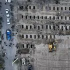 Ιρανοί ανοίγουν μαζικούς τάφους για τα θύματα, κυρίως παιδιά, μετά την ισραηλινο‑αμερικανική επίθεση στις 28 Φεβρουαρίου σε δημοτικό σχολείο κοριτσιών στη Minab