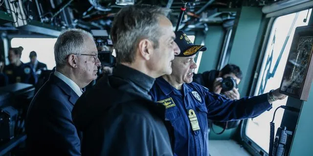 Ο Μητσοτάκης στη φρεγάτα "Κίμων"